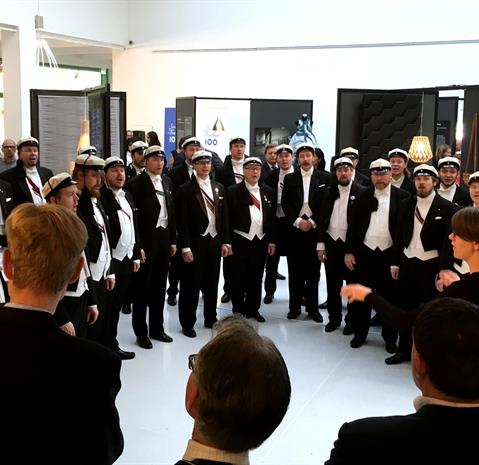 The Polytechnic Choir honoured Finland’s independence with Sibelius’ Finlandia.