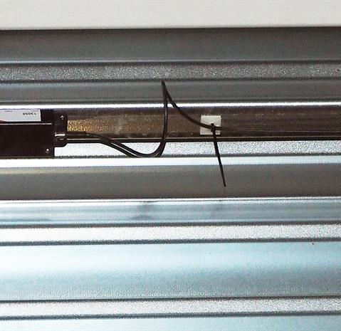 There are a total of four snow load measuring units, radio boxes attached to the underside of the roof. These sensors are located right next to the highest part of the building, where snow banks can form.