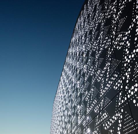 The visual impression has been reinforced with LED lights.