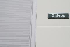 Grey micro-profiled energy panels were used in the vehicle serving part of the building and white energy panels in the office part. 