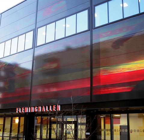 Downstairs, an ICA market operates in Fleminghallen, and upstairs there is a sports arena.