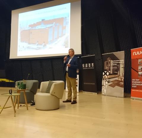 Arkadiusz Krześniak, Business Manager at Ruukki Polska, presented façade cladding solutions.