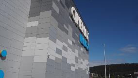 The same Ruukki Forma product was used for the façade of the extension. Despite the gap of a couple of years between the two parts of the building there are no differences in colour tone.  